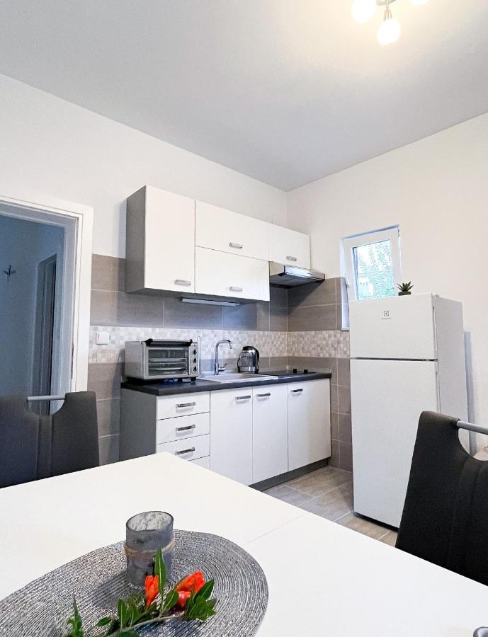 Apartments T&T โตรกีร์ ภายนอก รูปภาพ