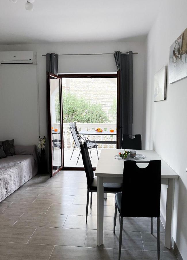 Apartments T&T โตรกีร์ ภายนอก รูปภาพ
