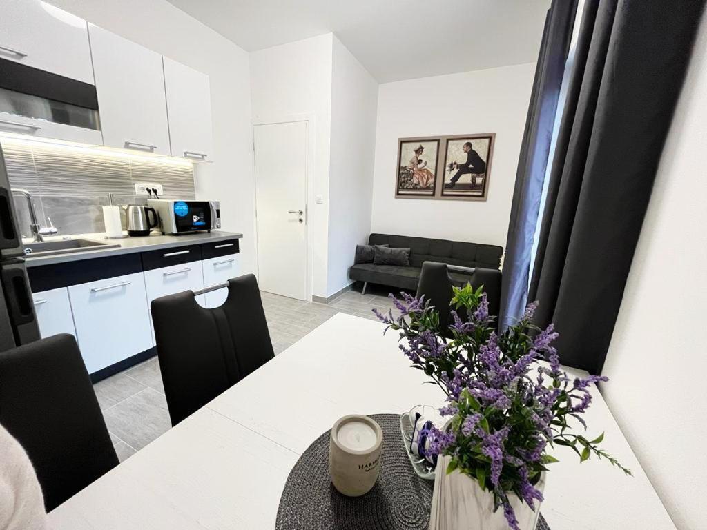 Apartments T&T โตรกีร์ ภายนอก รูปภาพ